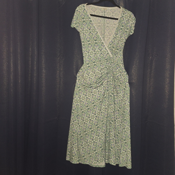 Max Studio Dresses & Skirts - Max Studio Green Printed Midi Wrap Dress